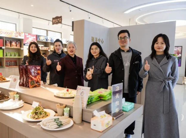 鑫佳寶｜特色產品展風采，鄭向東副市長親臨助前行！